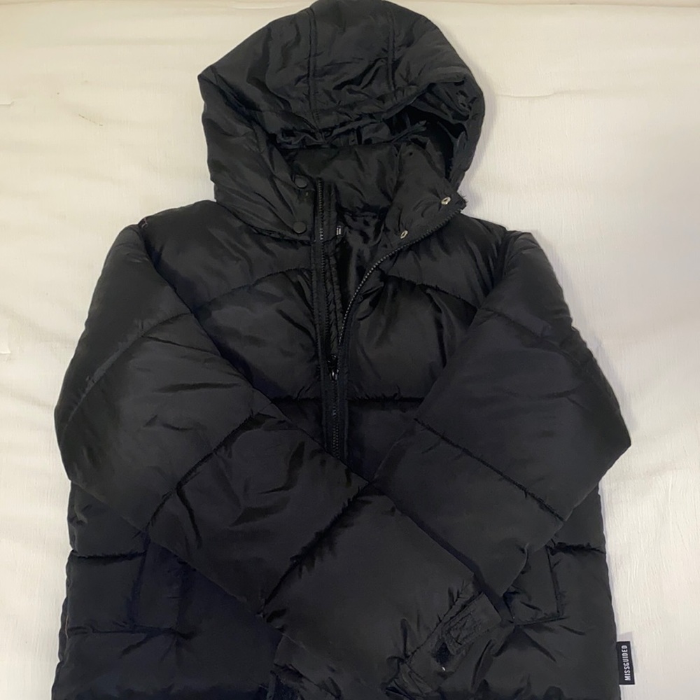 Misguided black cropped puffer jacket